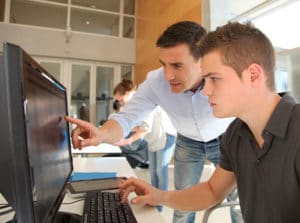 AYUDA DE 430 EUROS A JÓVENES INSCRITOS EN EL SISTEMA NACIONAL DE GARANTÍA JUVENIL
